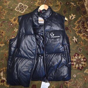 Moncler Banker Logo Quilted Glossy Shell Down Gilet Black Puffer Vest gorgous